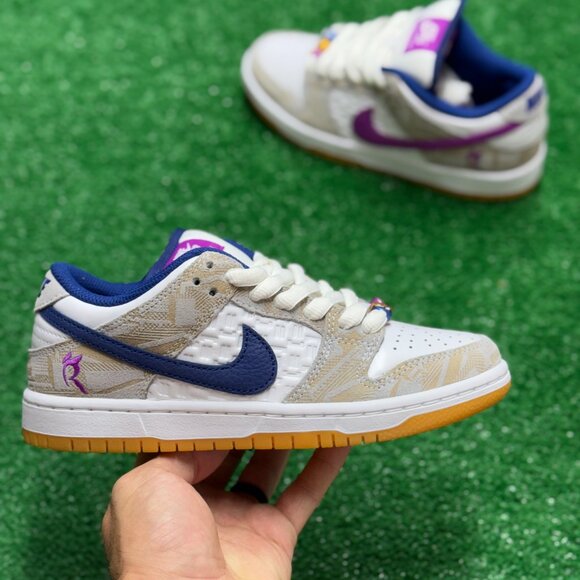 Nike SB Dunk Low Rayssa Leal Mens FZ5251-001 NEW Sz 4 / WMNS Sz 5.5 - Picture 1 of 6